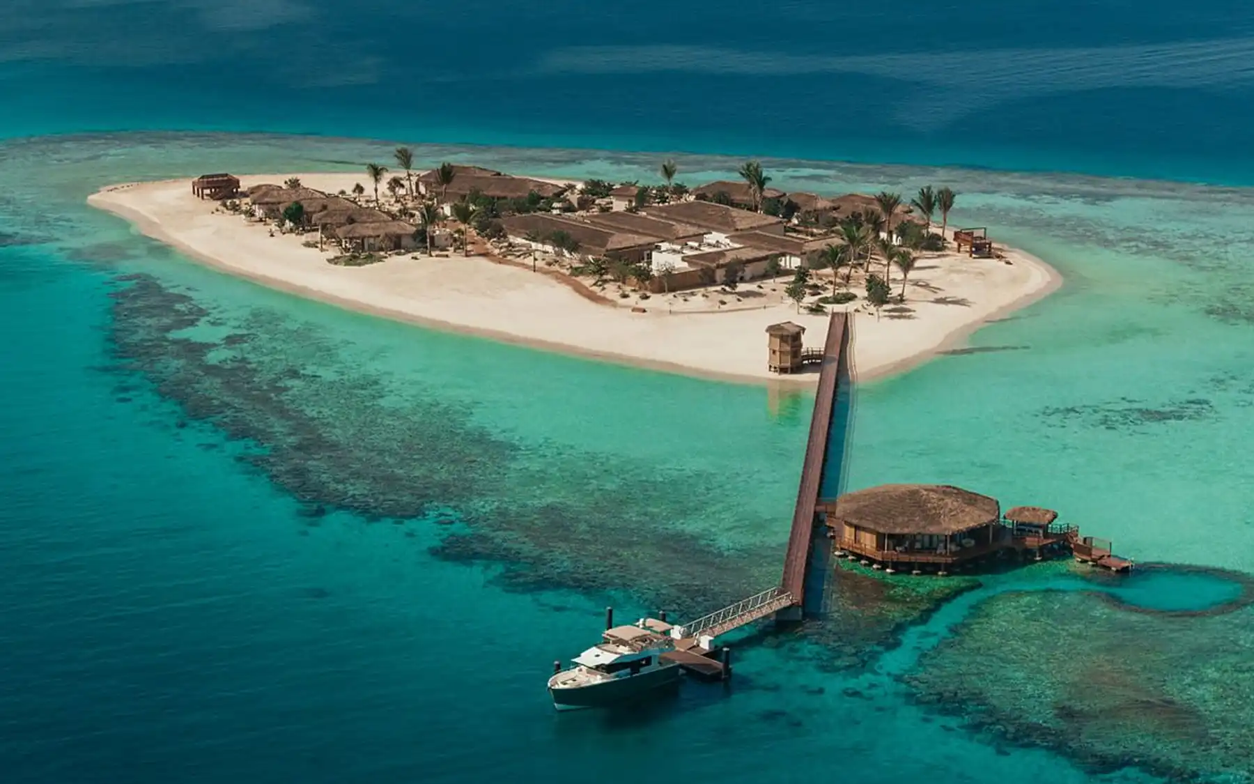 Thuwal Island, coastal view of beaches and natural surroundings