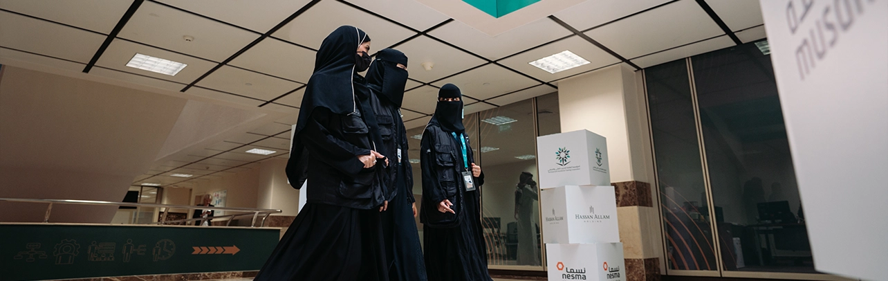 متدربات سعوديات في بيئة تدريب مهنية ضمن برنامج عزم – شارك في مبادرة عزم لتطوير القوى العاملة
